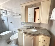 Casa com 220m², 3 dormitórios, 1 suíte, 4 vagas no bairro Jardim Lindóia em Porto Alegre