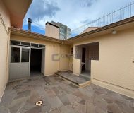 Casa com 220m², 3 dormitórios, 1 suíte, 4 vagas no bairro Jardim Lindóia em Porto Alegre