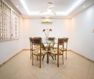 Casa com 171m², 3 dormitórios, 1 suíte, 2 vagas no bairro Partenon em Porto Alegre