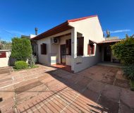 Casa com 58m², 2 dormitórios, 2 vagas no bairro Parque Minuano em Porto Alegre