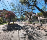 Casa com 450m², 3 dormitórios, 1 suíte, 6 vagas no bairro Jardim Lindóia em Porto Alegre