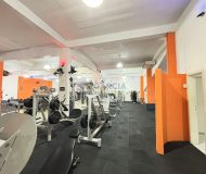 Prédio com 1.700m² no bairro Jardim Lindóia em Porto Alegre