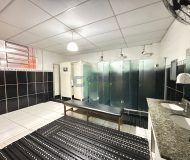 Prédio com 1.700m² no bairro Jardim Lindóia em Porto Alegre