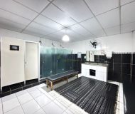Prédio com 1.700m² no bairro Jardim Lindóia em Porto Alegre