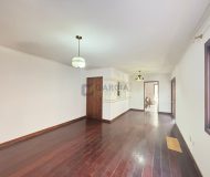 Apartamento com 180m², 3 dormitórios, 1 suíte, 2 vagas no bairro Jardim Lindóia em Porto Alegre