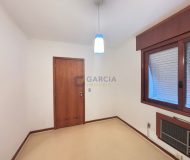 Apartamento com 180m², 3 dormitórios, 1 suíte, 2 vagas no bairro Jardim Lindóia em Porto Alegre