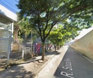 Depósito com 390m² no bairro São João em Porto Alegre