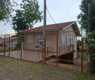 Casa com 40m², 3 dormitórios, 2 vagas no bairro Rubem Berta em Porto Alegre
