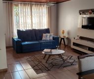 Casa com 170m², 3 dormitórios, 1 suíte, 4 vagas no bairro Passo das Pedras em Porto Alegre