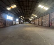 Depósito com 1.700m², 6 vagas no bairro Sarandi em Porto Alegre