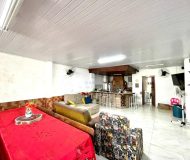 Casa com 263m², 6 dormitórios, 1 suíte, 2 vagas no bairro Parque Minuano em Porto Alegre