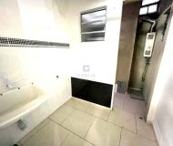 Casa com 263m², 6 dormitórios, 1 suíte, 2 vagas no bairro Parque Minuano em Porto Alegre