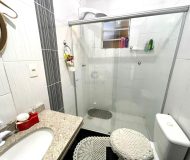 Casa com 263m², 6 dormitórios, 1 suíte, 2 vagas no bairro Parque Minuano em Porto Alegre