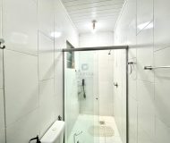 Casa com 263m², 6 dormitórios, 1 suíte, 2 vagas no bairro Parque Minuano em Porto Alegre