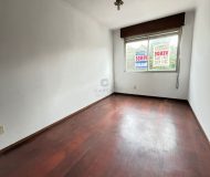 Apartamento com 44m², 1 dormitório no bairro Passo da Areia em Porto Alegre