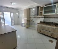 Casa com 341m², 3 dormitórios, 1 suíte, 8 vagas no bairro Ipanema em Porto Alegre