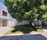 Casa com 341m², 3 dormitórios, 1 suíte, 8 vagas no bairro Ipanema em Porto Alegre