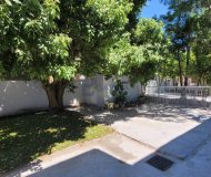 Casa com 341m², 3 dormitórios, 1 suíte, 8 vagas no bairro Ipanema em Porto Alegre