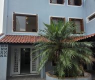 Casa com 341m², 3 dormitórios, 1 suíte, 8 vagas no bairro Ipanema em Porto Alegre