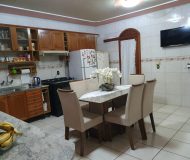 Prédio com 330m², 3 dormitórios, 1 suíte no bairro Vila Jardim América em Cachoeirinha