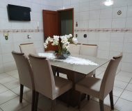 Prédio com 330m², 3 dormitórios, 1 suíte no bairro Vila Jardim América em Cachoeirinha