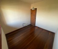 Casa com 190m², 4 dormitórios, 2 vagas no bairro Jardim Leopoldina em Porto Alegre
