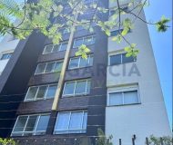 Apartamento com 83m², 2 dormitórios, 2 suítes, 2 vagas no bairro São João em Porto Alegre