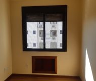 Apartamento com 68m², 2 dormitórios, 1 suíte, 1 vaga no bairro Jardim Lindóia em Porto Alegre