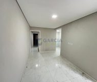Casa com 130m², 3 dormitórios, 1 suíte, 2 vagas no bairro Costa e Silva em Porto Alegre