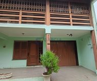 Casa com 250m², 4 dormitórios, 1 suíte, 3 vagas no bairro Sarandi em Porto Alegre