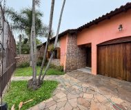 Casa com 24m², 4 dormitórios, 4 vagas no bairro Sarandi em Porto Alegre