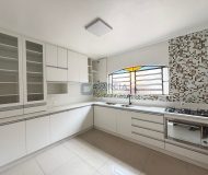 Casa com 24m², 4 dormitórios, 4 vagas no bairro Sarandi em Porto Alegre