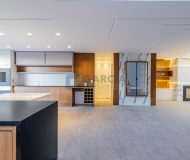 Casa em Condomínio com 300m², 3 dormitórios, 1 suíte, 2 vagas no bairro Condomínio Buena Vista em Viamão