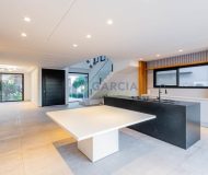 Casa em Condomínio com 300m², 3 dormitórios, 1 suíte, 2 vagas no bairro Condomínio Buena Vista em Viamão