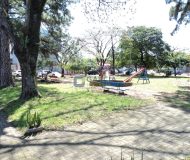 Casa com 200m², 3 dormitórios, 1 suíte, 3 vagas no bairro Parque Minuano em Porto Alegre