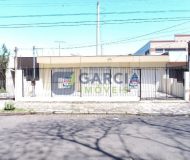 Casa com 200m², 3 dormitórios, 1 suíte, 3 vagas no bairro Parque Minuano em Porto Alegre
