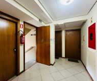 Apartamento com 80m², 3 dormitórios, 1 suíte, 2 vagas no bairro Passo da Areia em Porto Alegre