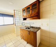 Apartamento com 80m², 3 dormitórios, 1 suíte, 2 vagas no bairro Passo da Areia em Porto Alegre