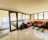 Apartamento com 80m², 3 dormitórios, 1 suíte, 2 vagas no bairro Passo da Areia em Porto Alegre