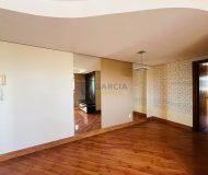 Apartamento com 80m², 3 dormitórios, 1 suíte, 2 vagas no bairro Passo da Areia em Porto Alegre