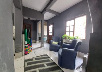 Casa com 230m², 3 dormitórios, 2 vagas no bairro Santo Agostinho em Porto Alegre