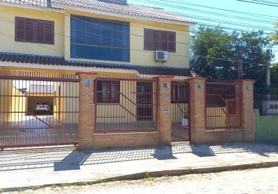 Casa com 220m², 3 dormitórios, 2 suítes, 3 vagas no bairro Sarandi em Porto Alegre