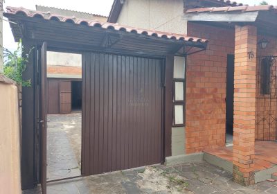 Casa com 150m², 4 dormitórios, 1 vaga no bairro Sarandi em Porto Alegre