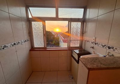 Apartamento com 55m², 2 dormitórios no bairro Jardim Leopoldina em Porto Alegre