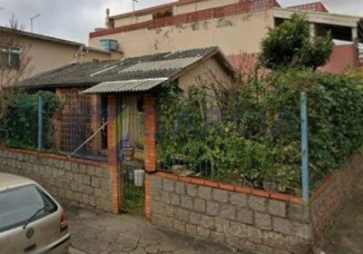 Casa com 100m², 3 dormitórios, 1 suíte, 2 vagas no bairro Costa e Silva em Porto Alegre