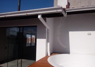 Cobertura com 225m², 3 dormitórios, 1 suíte, 2 vagas no bairro Cristo Redentor em Porto Alegre