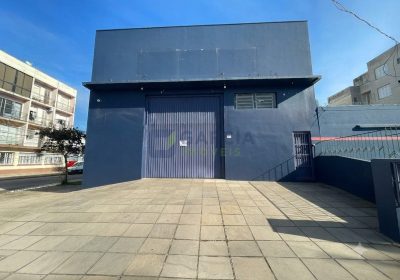 Depósito com 316m², 3 vagas no bairro São Geraldo em Porto Alegre