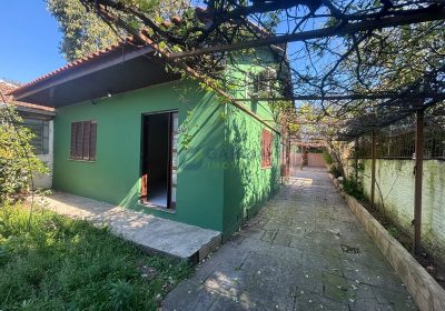 Casa com 150m², 2 dormitórios, 2 suítes, 5 vagas no bairro Sarandi em Porto Alegre