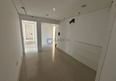 Sala Comercial com 130m², 2 vagas no bairro Jardim Carvalho em Porto Alegre