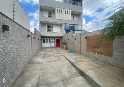 Casa com 394m², 4 dormitórios, 2 suítes, 4 vagas no bairro Jardim Itu em Porto Alegre